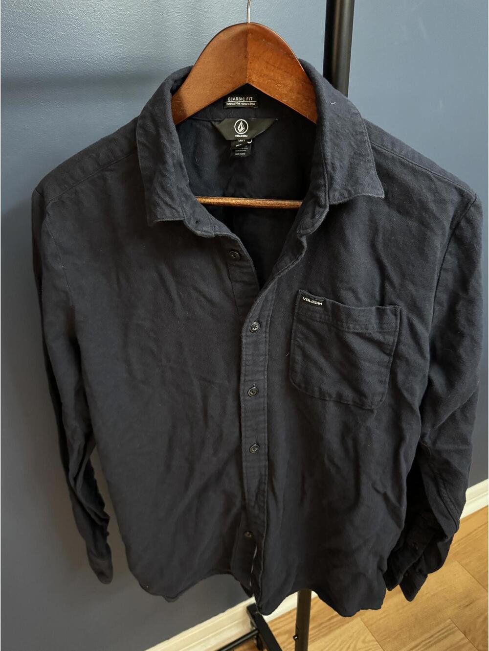 Volcom - Blue Button Up Shirt - Mens Small - Classic Fit